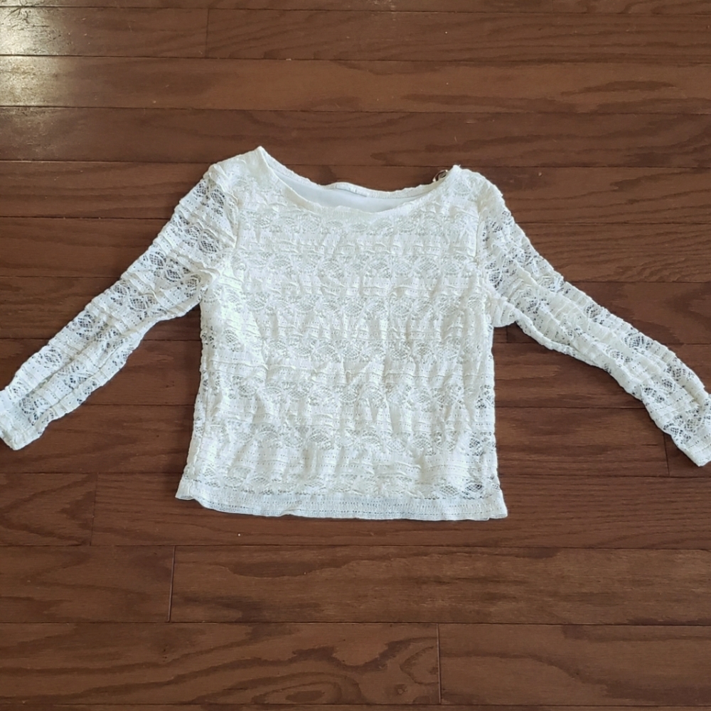 Boutique long sleaved lace crop top, size small. cream color